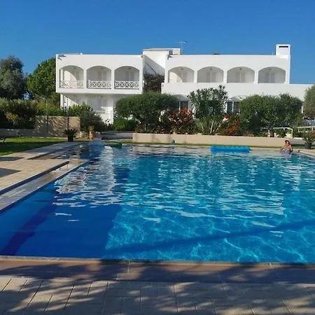 Hotell Mantenia 3*