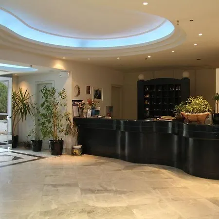 Mantenia Hotell