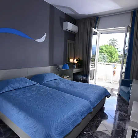 Hotell Mantenia Platanes (Rethymno)
