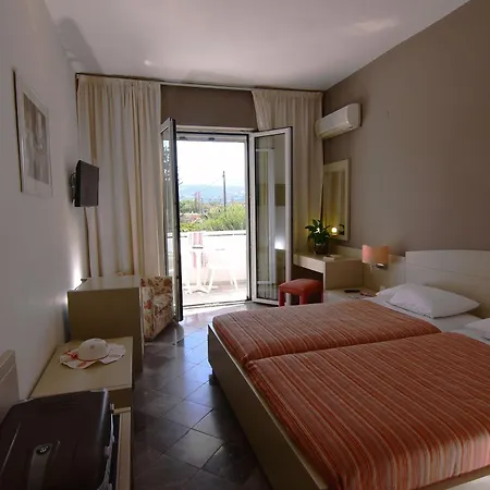 Mantenia Hotell 3*