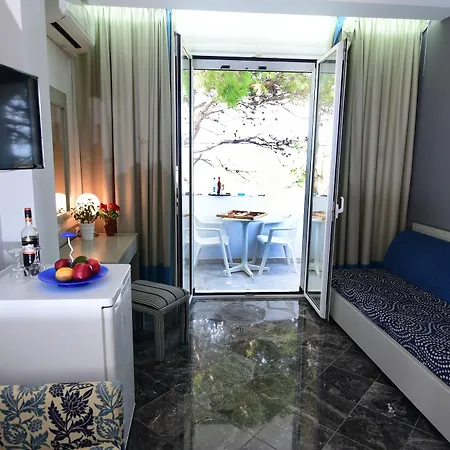 Mantenia Hotell 3*