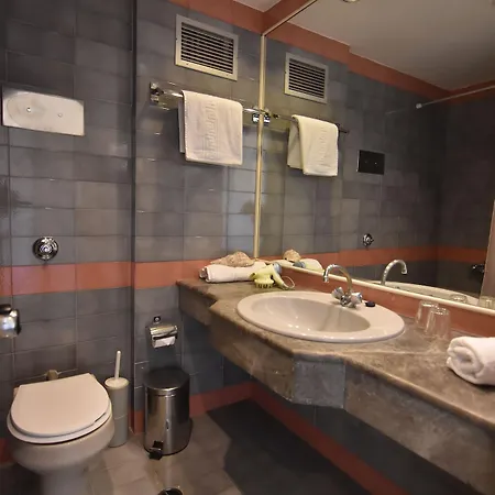Mantenia Hotell