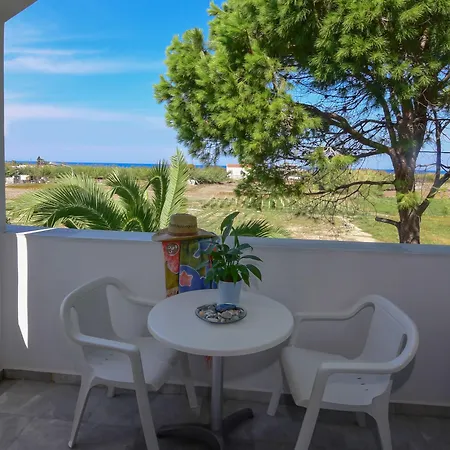 Hotell Mantenia Platanes (Rethymno)